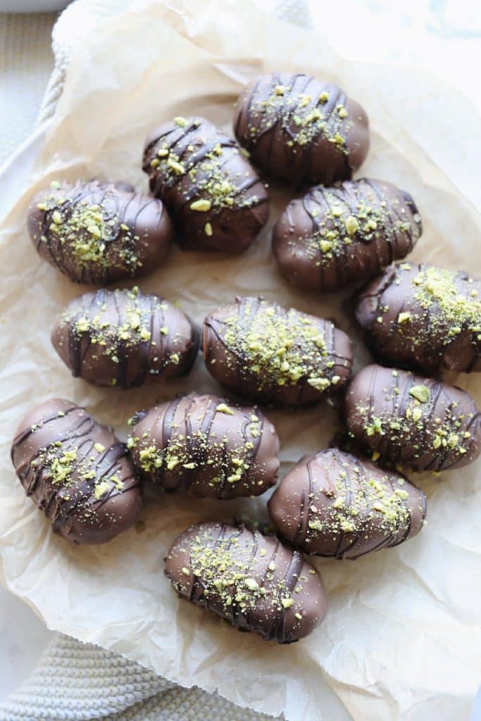 Påskeæg med pistacie, nougat og marcipan