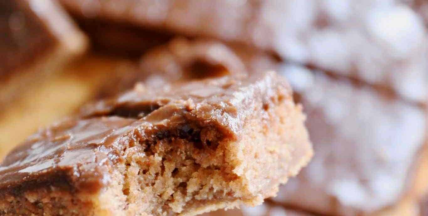 Kanelkage med kærnemælk