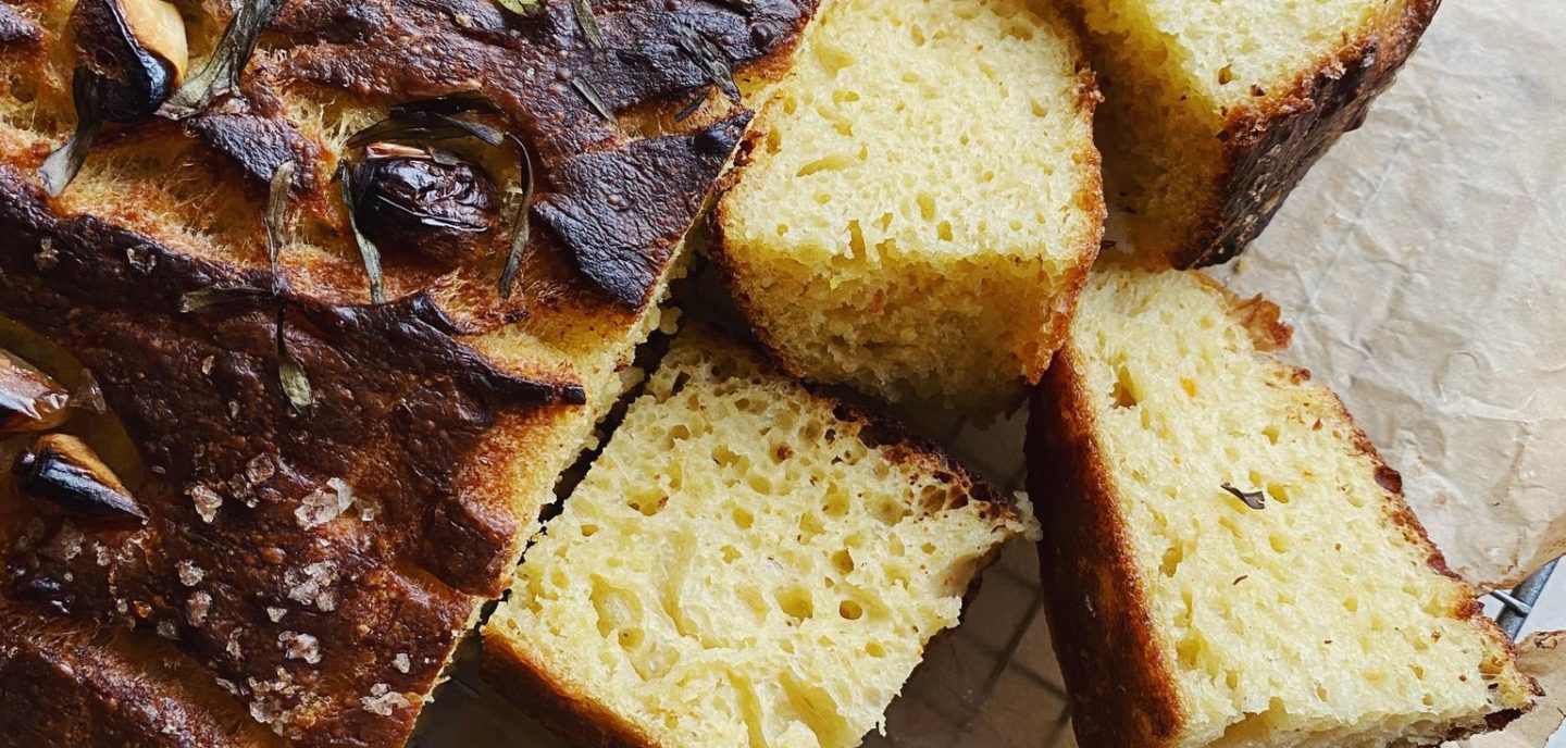 Foccacia brød med græskar og hvidløg