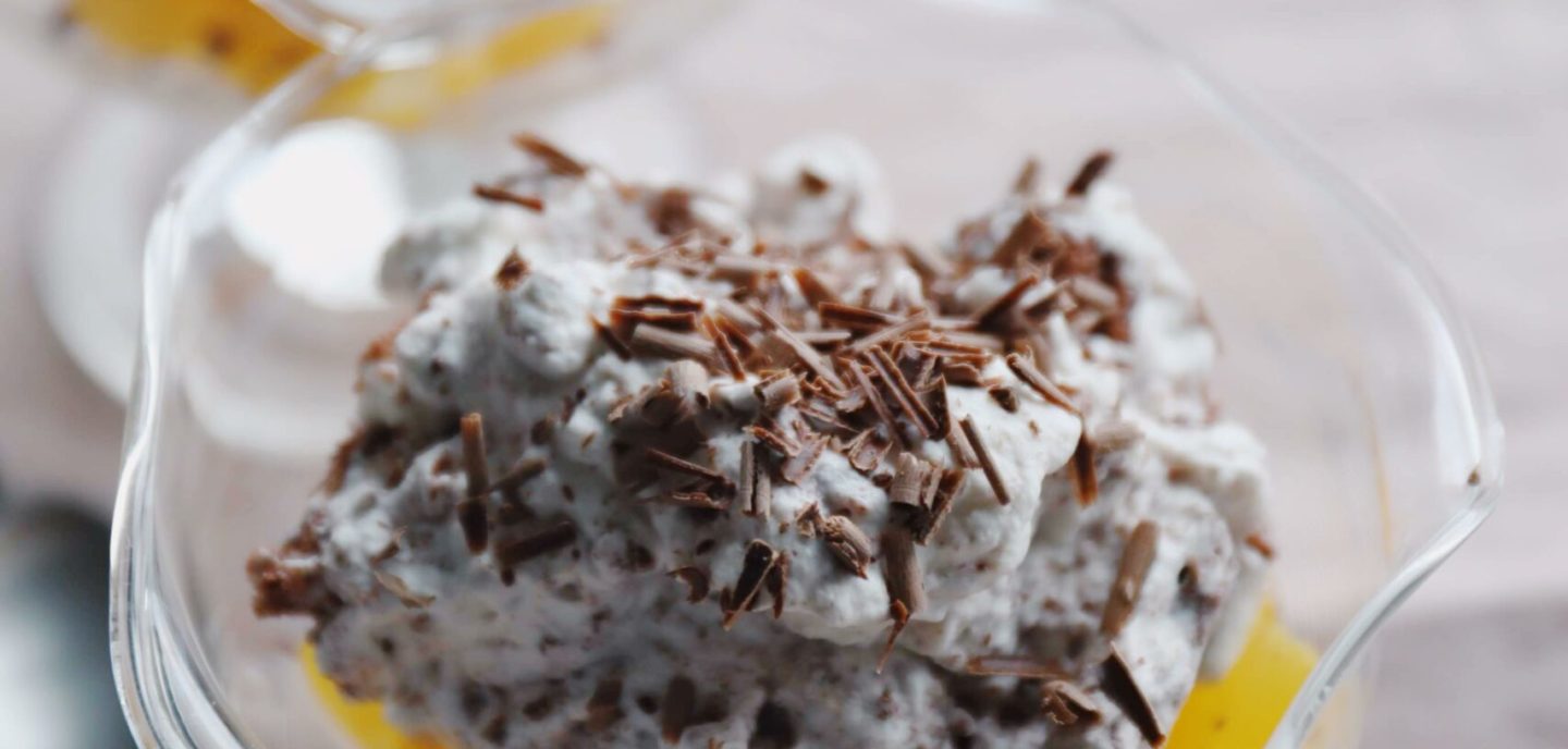 Appelsindessert med rutebiler og flødeskum