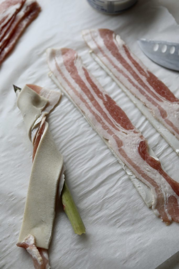 Asparges med bacon og butterdej