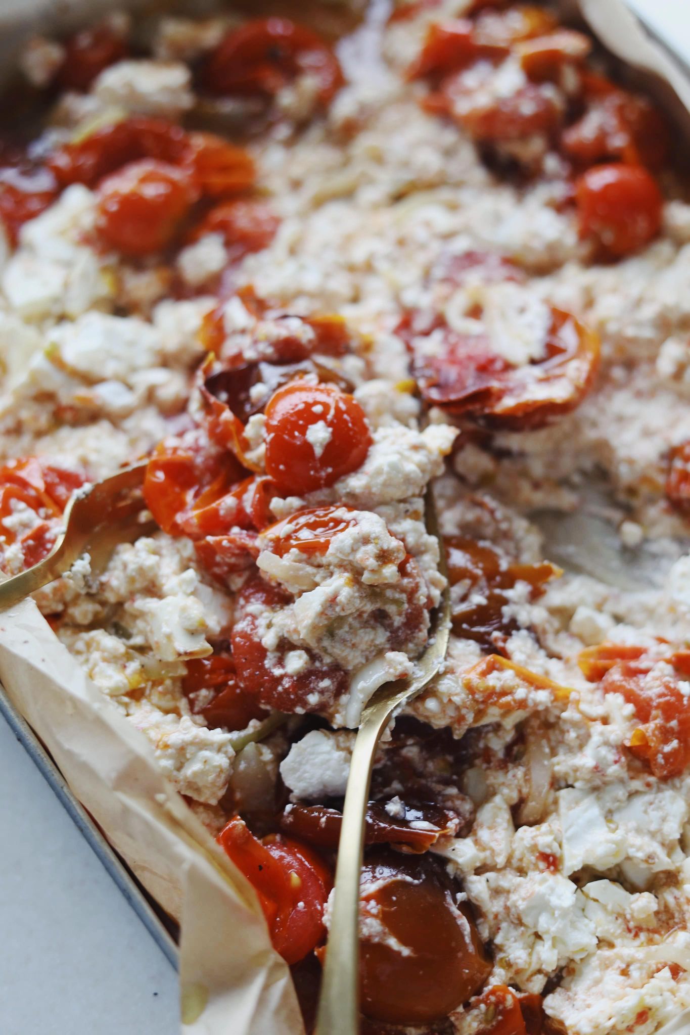 Bagt feta med tomater og pasta