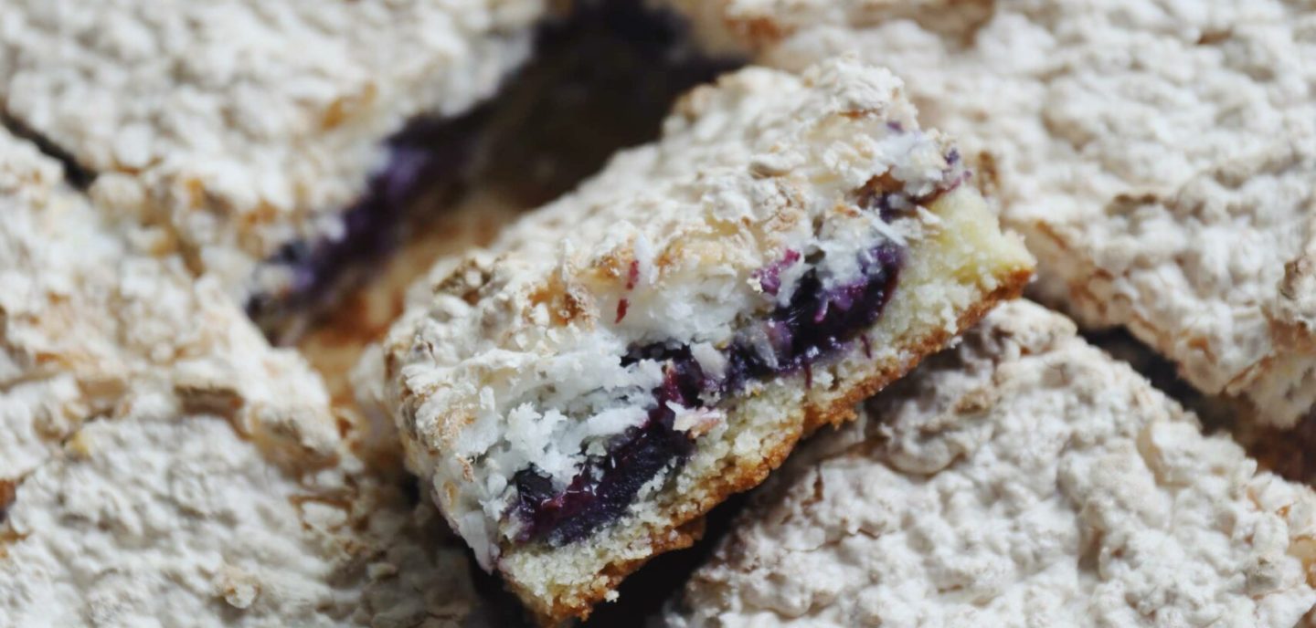 Blåbærkage med kokosmarengs