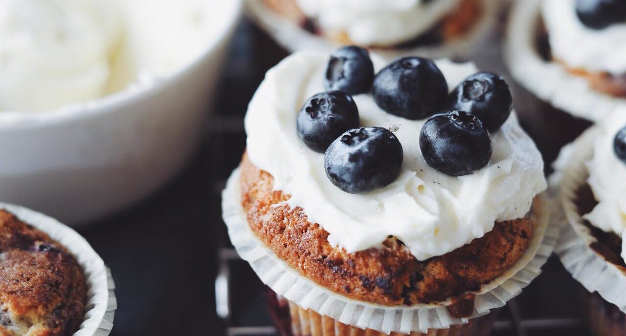 Blåbærmuffins med cream cheese frosting