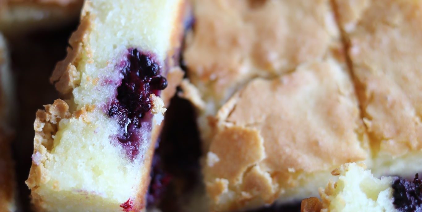 Blondies med brombær