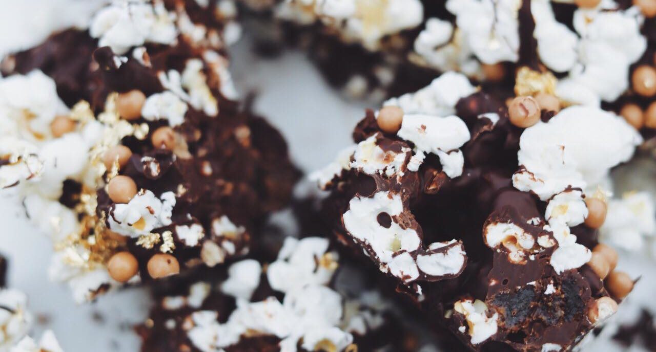 Fredagshygge- Chokoladebrud med popcorn og rosiner