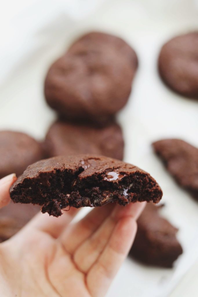 Fredagshygge- Chokoladecookies med karamelmidte