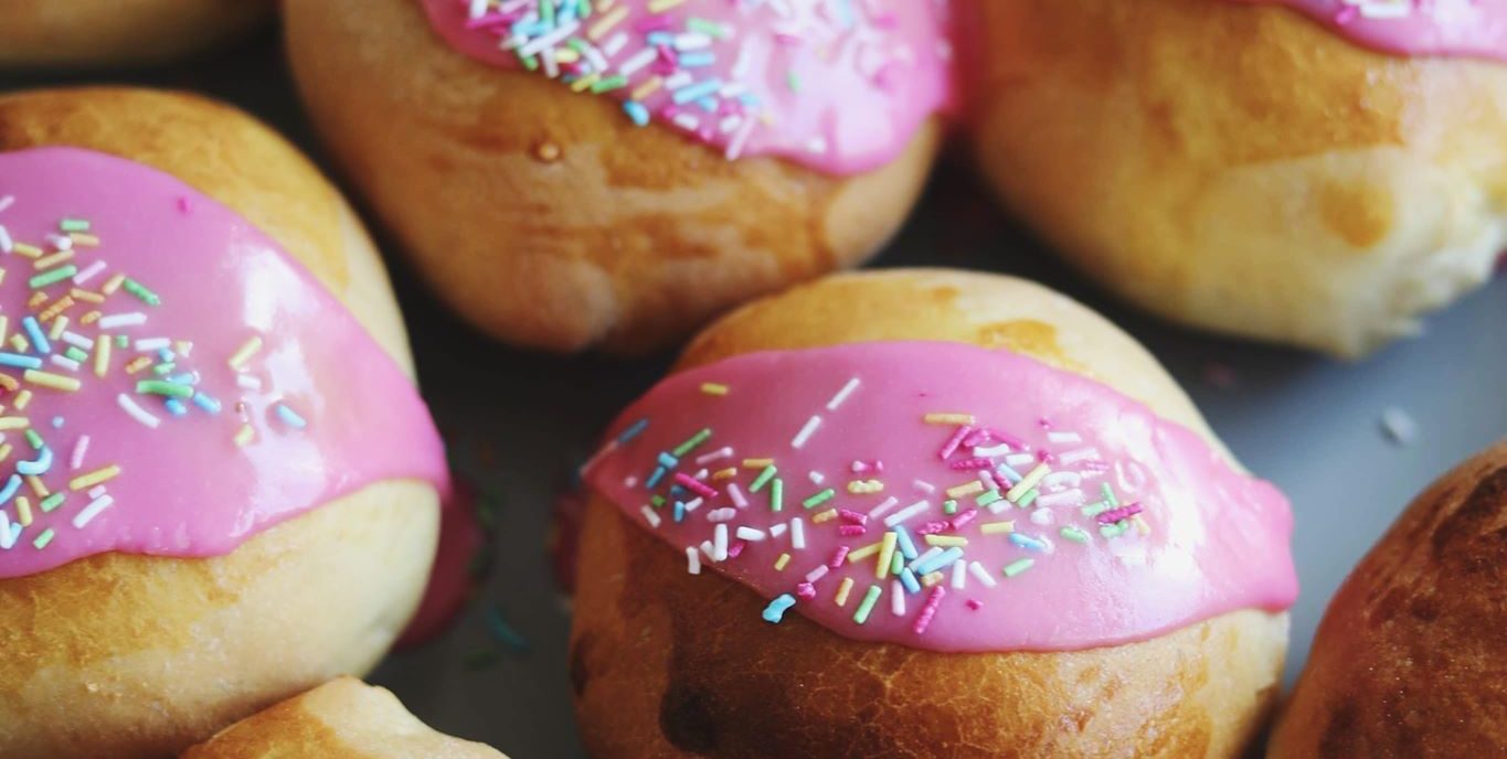 FrFastelavnsboller med remonce og glasur