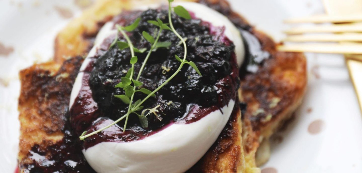 French toast med ricotta og blåbær