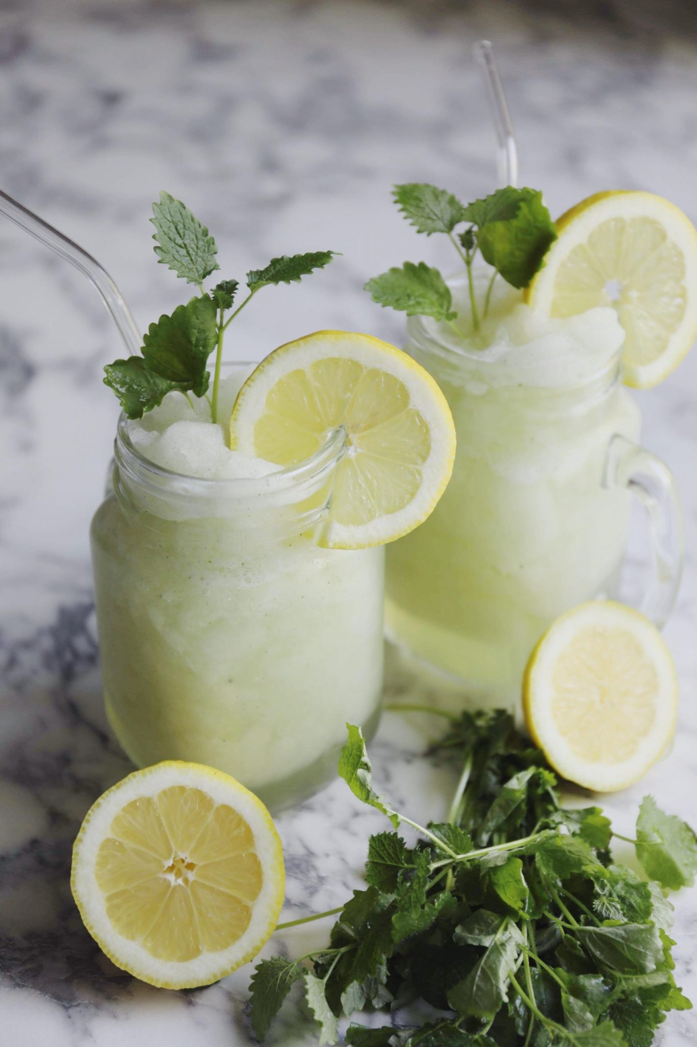 Frozen lemonade med mynte Opskrift på frossen lemonade med mynte