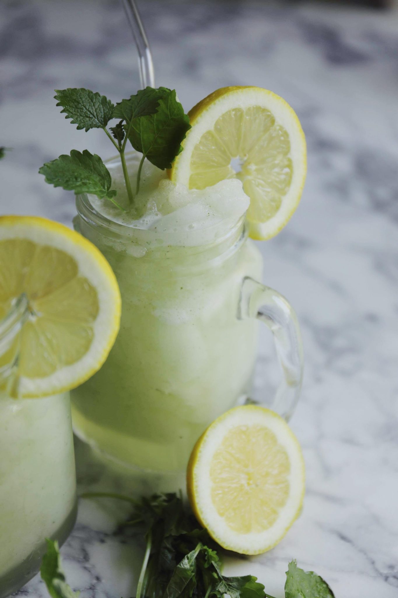 Frozen lemonade med mynte Opskrift på frossen lemonade med mynte