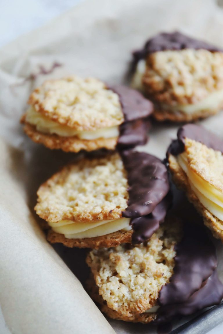 Havregrynskager Med Smørcreme Og Chokolade - Opskrift På Havregrynskager