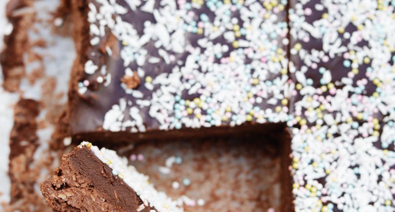 Havregrynskuglekage med chokoladeganache