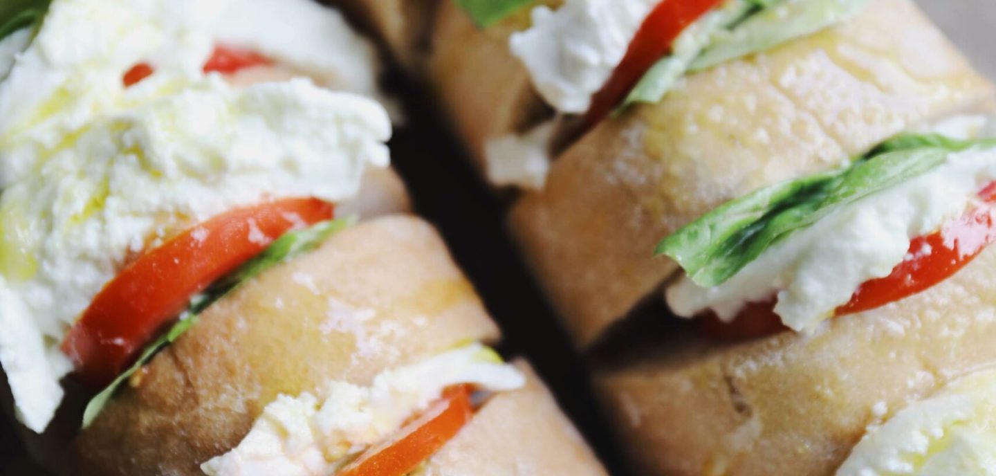 Hvidløgsbrød ala caprese