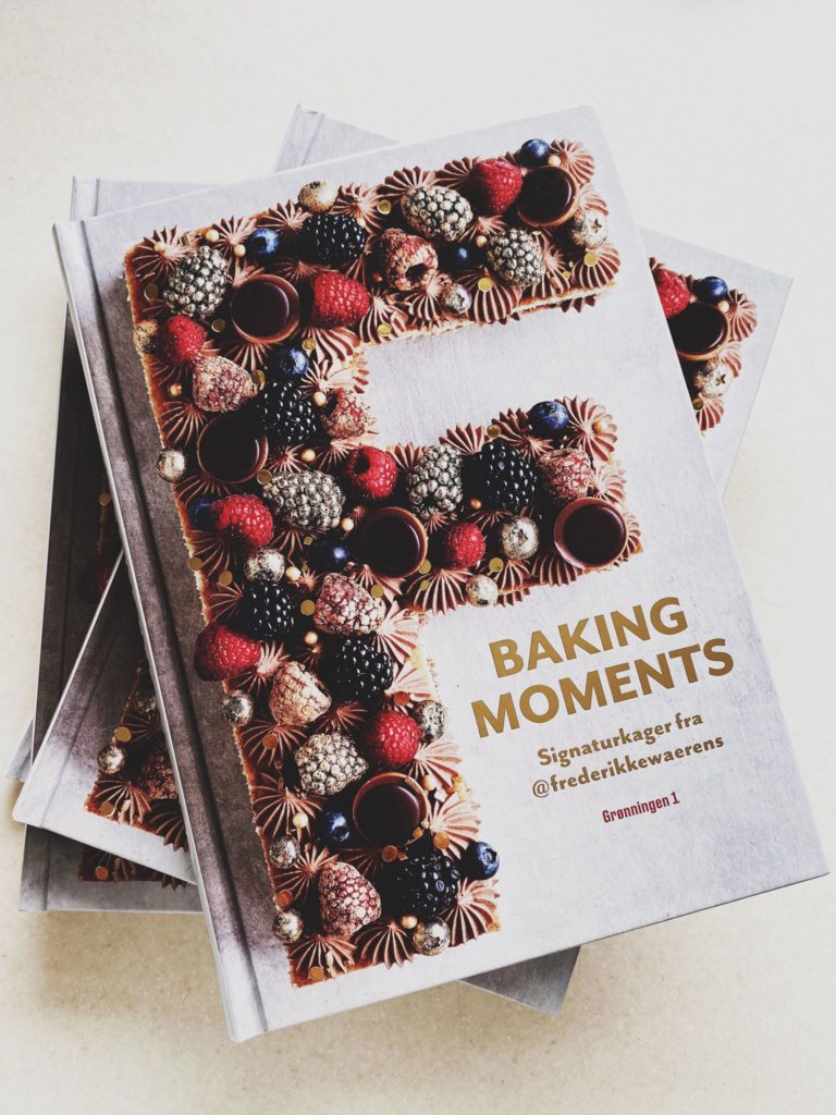 I dag udkommer min bog "Baking Moments"