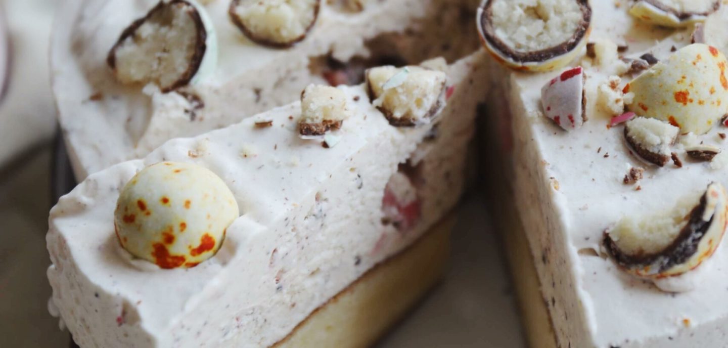 Islagkage med citronblondie og påskeæg