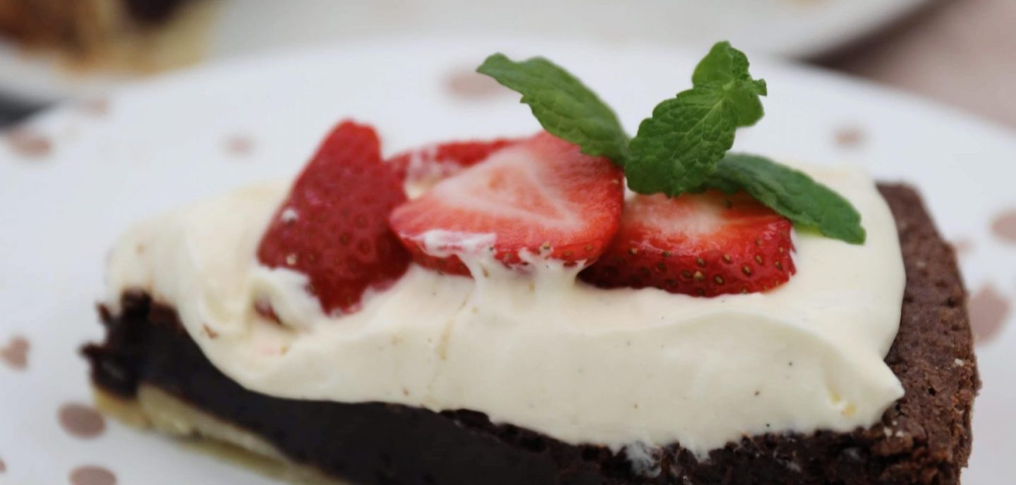 Jordbærtærte med brownie