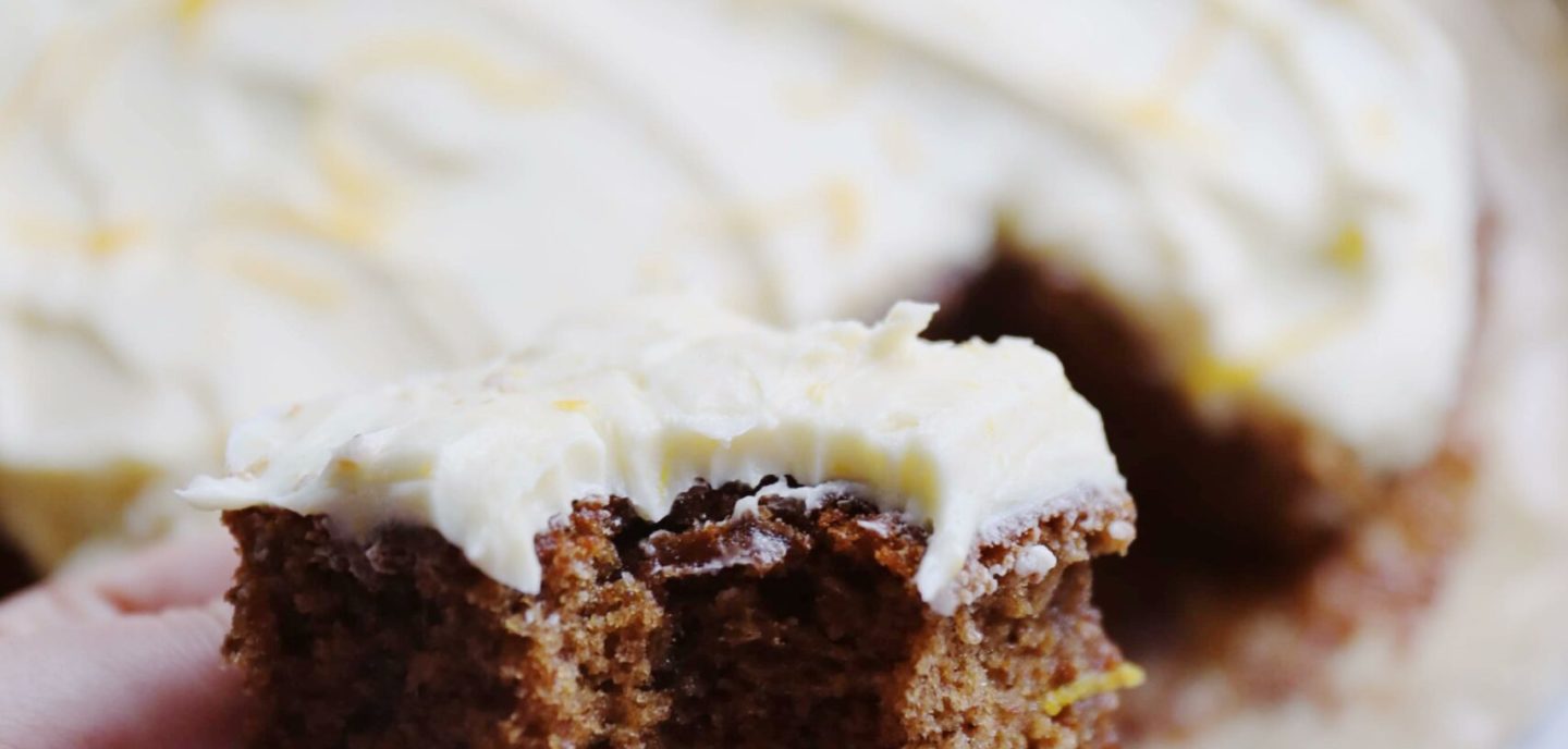 Julekrydderkage med appelsinsmørcreme