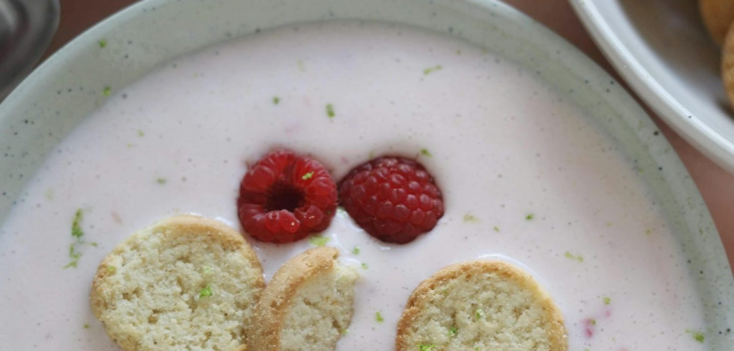 Koldskål med hindbær