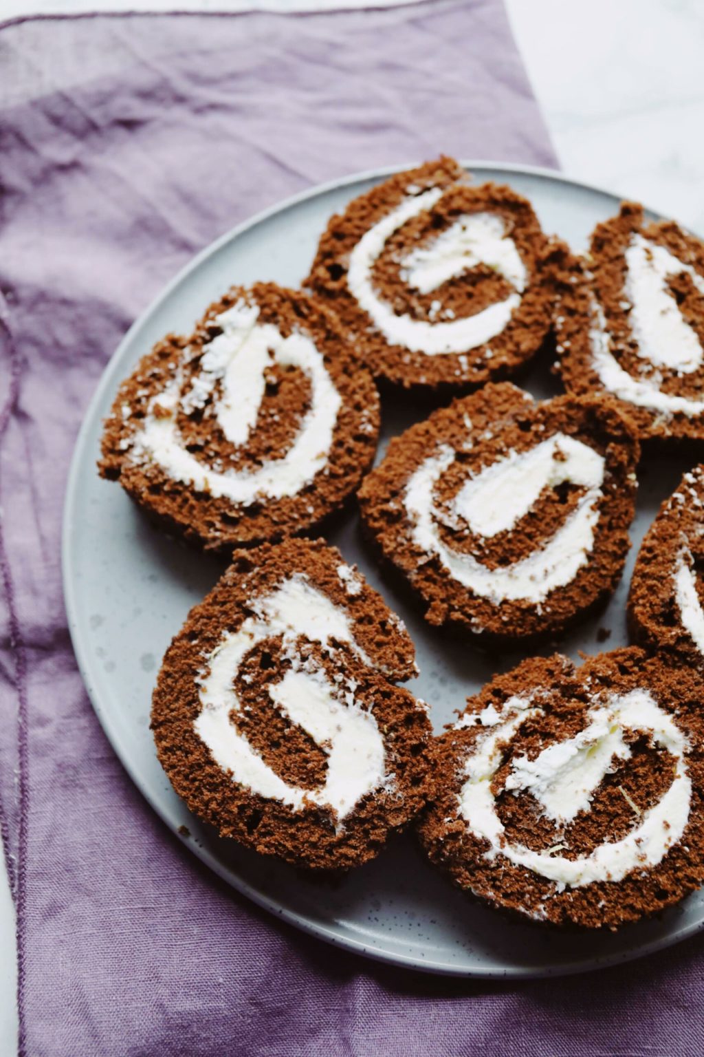 Skinke Roulade Mælkesnitte roulade - Opskrift på mælkesnitte forklædt som roulade