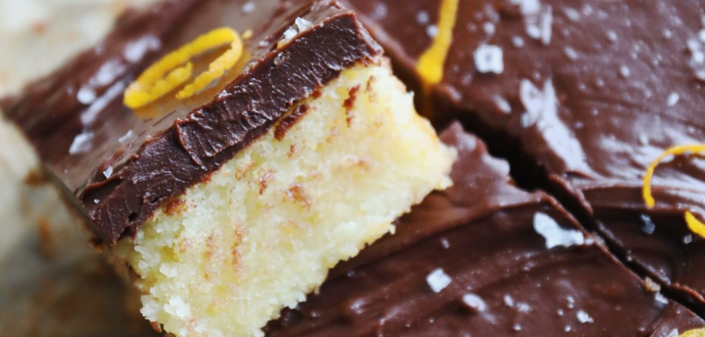 Mazarinkage med appelsin og fudge glasur