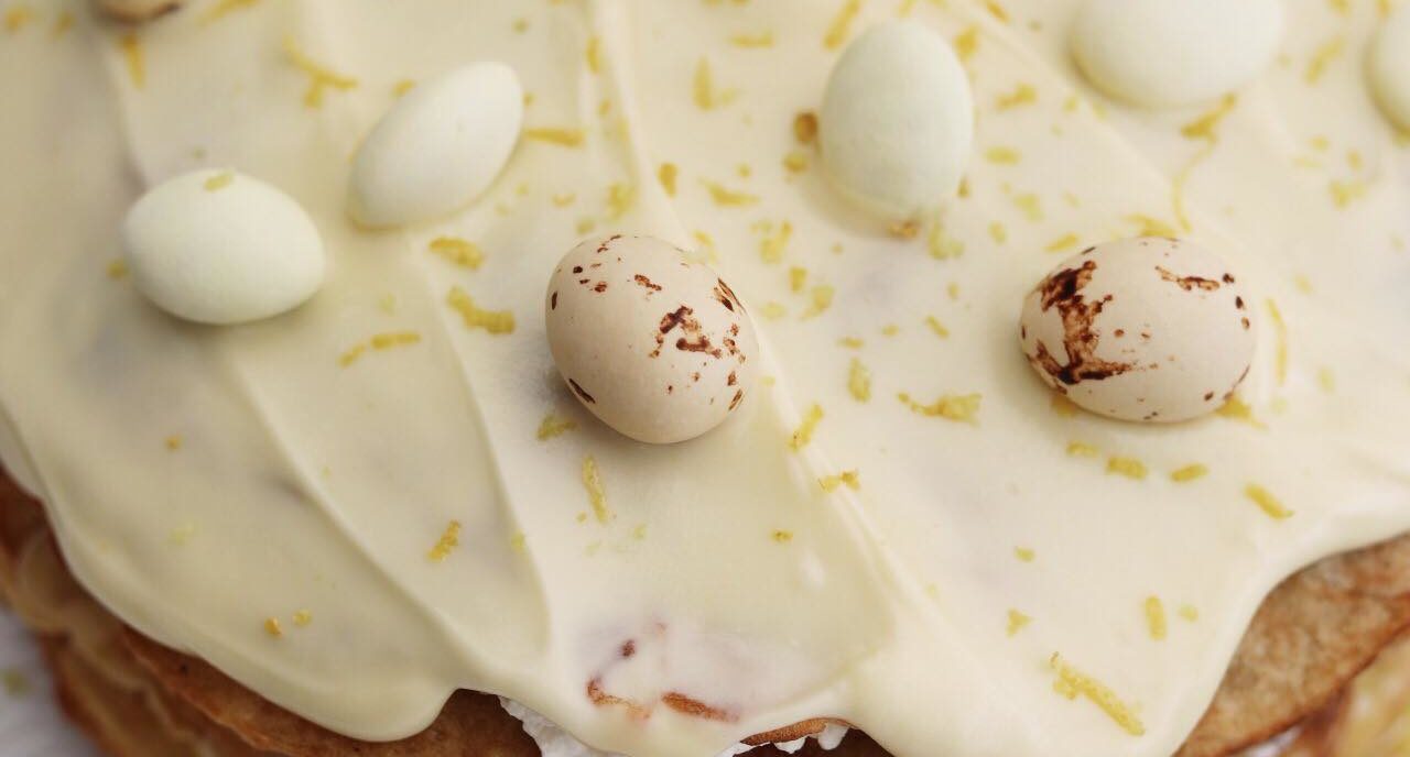 Pandekage lagkage med hjemmelavet lemoncurd