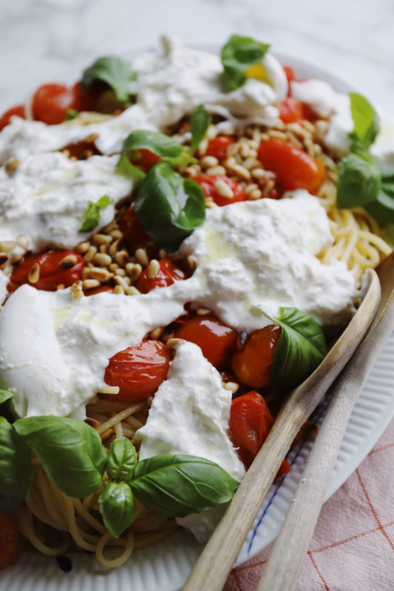 Pasta Med Brunet Smør Tomater Og Burrata Nem Pastaret 