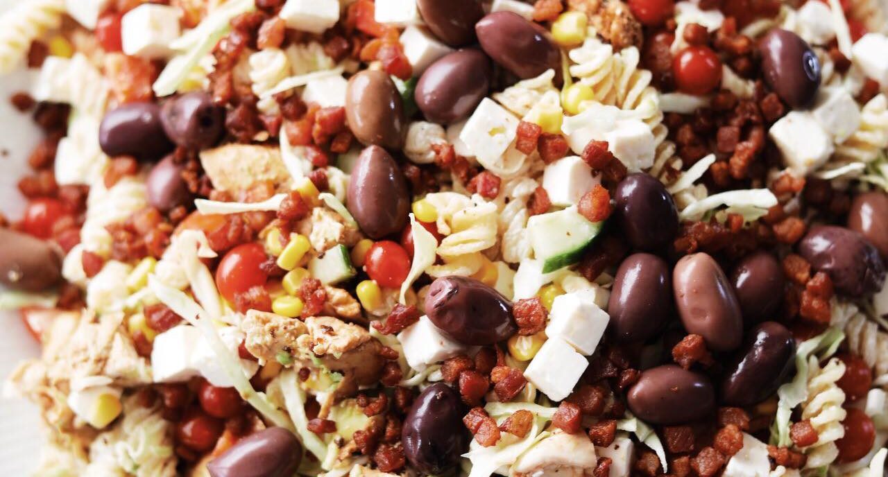 Pastasalat med kylling og grønt