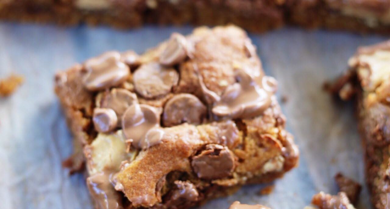 Peanut butter fudge blondies