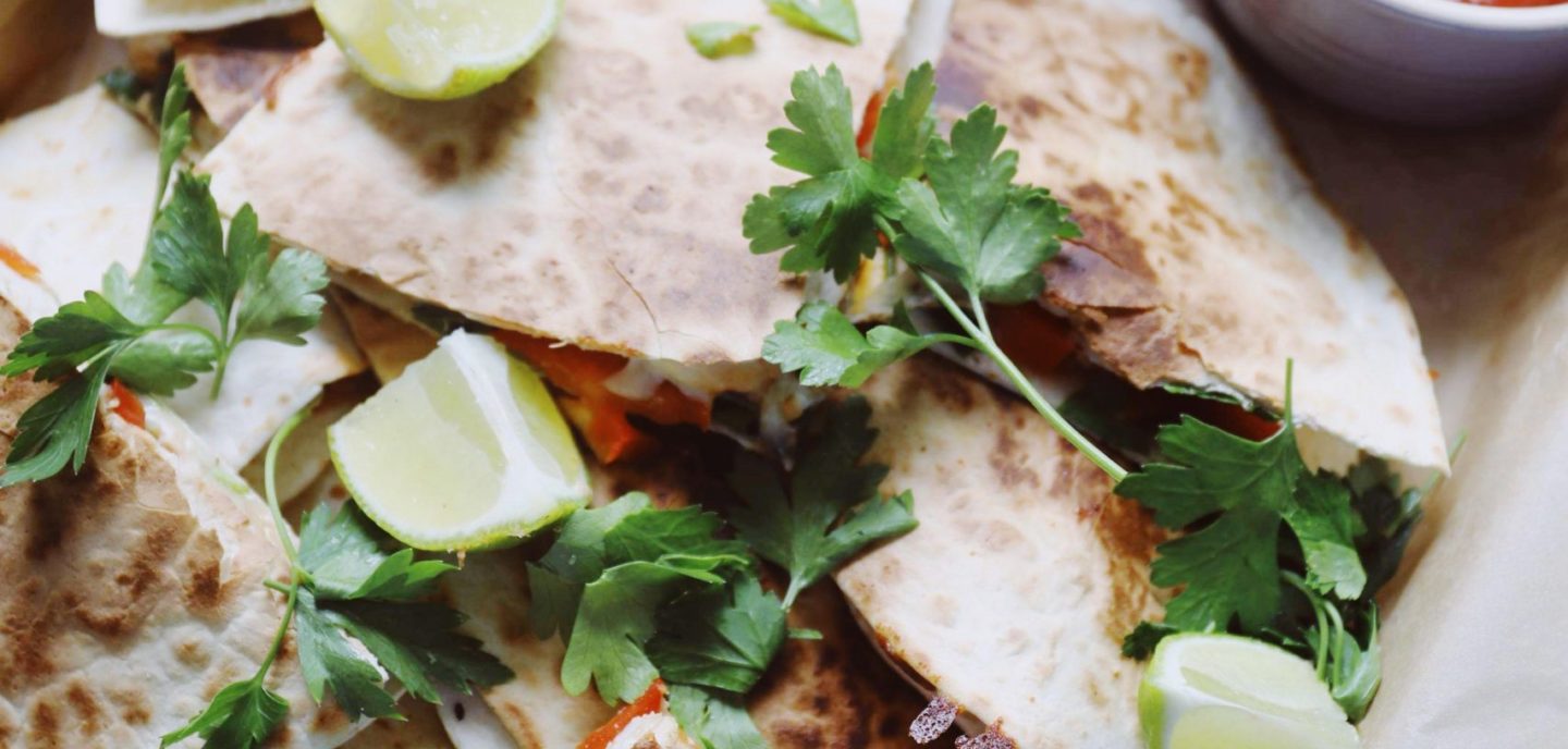 Quesadillas med kylling og spinat