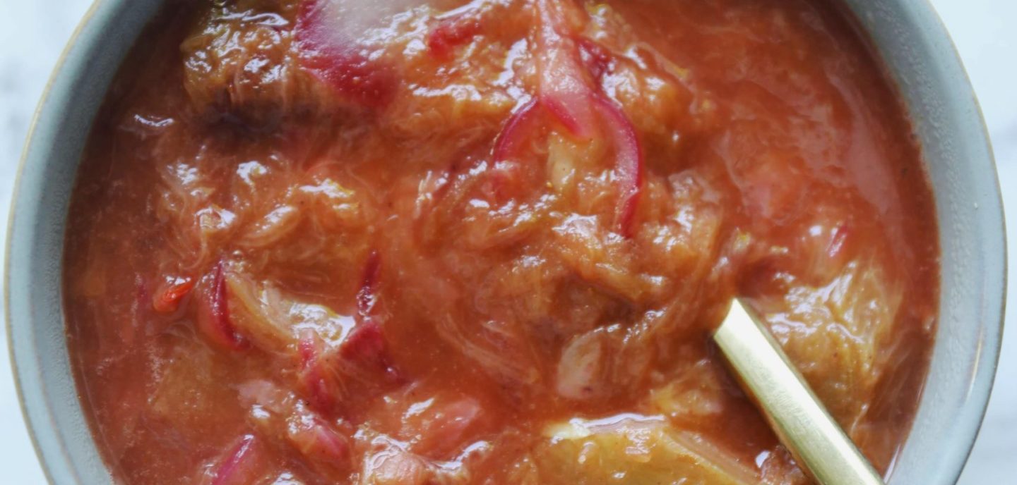 Rabarberchutney med karry og kanel