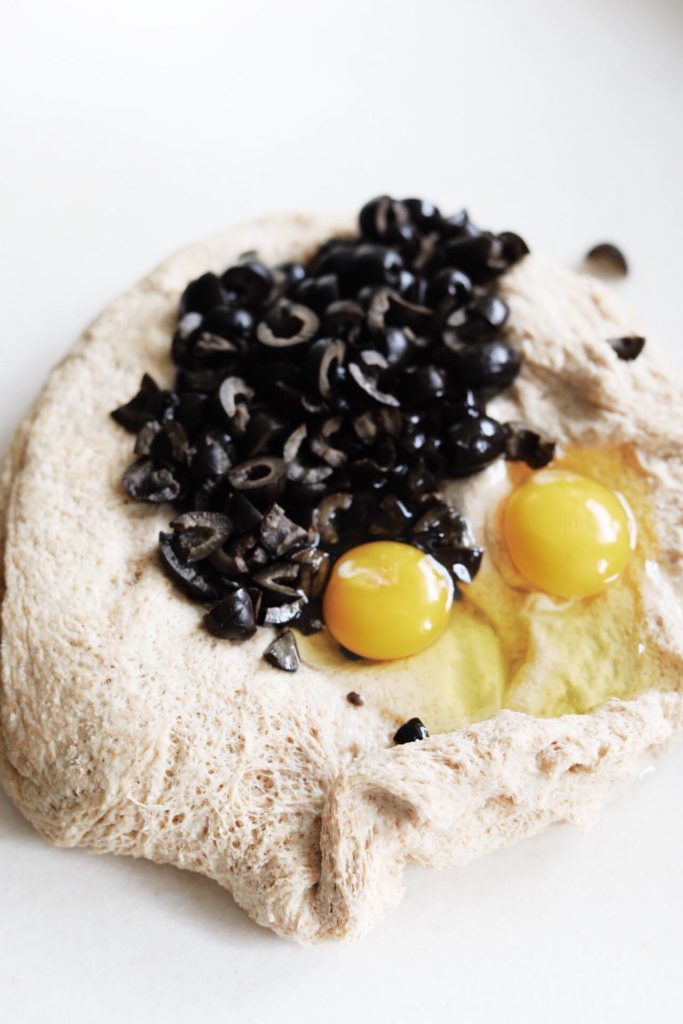 Små brød med oliven