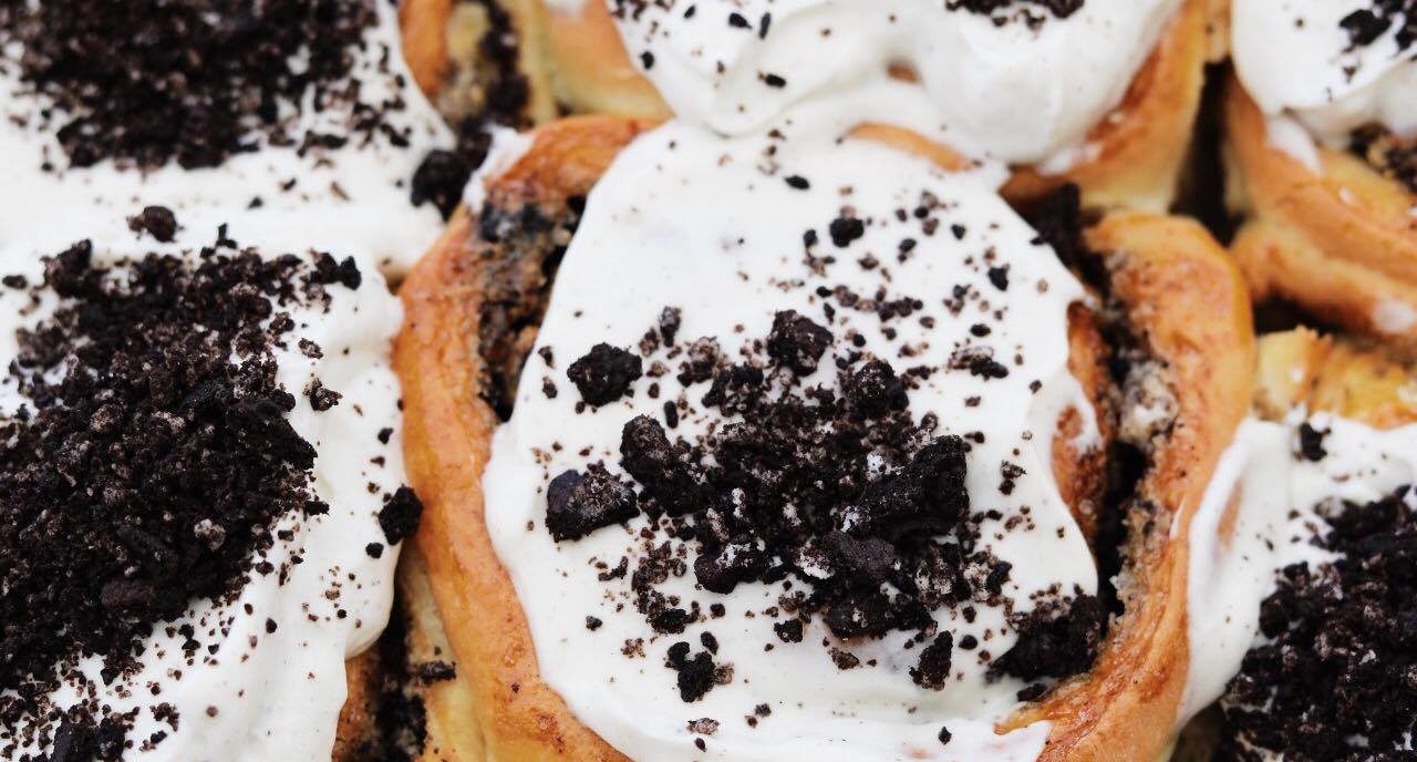 Snaskede snegle med Oreo og vanilje frosting