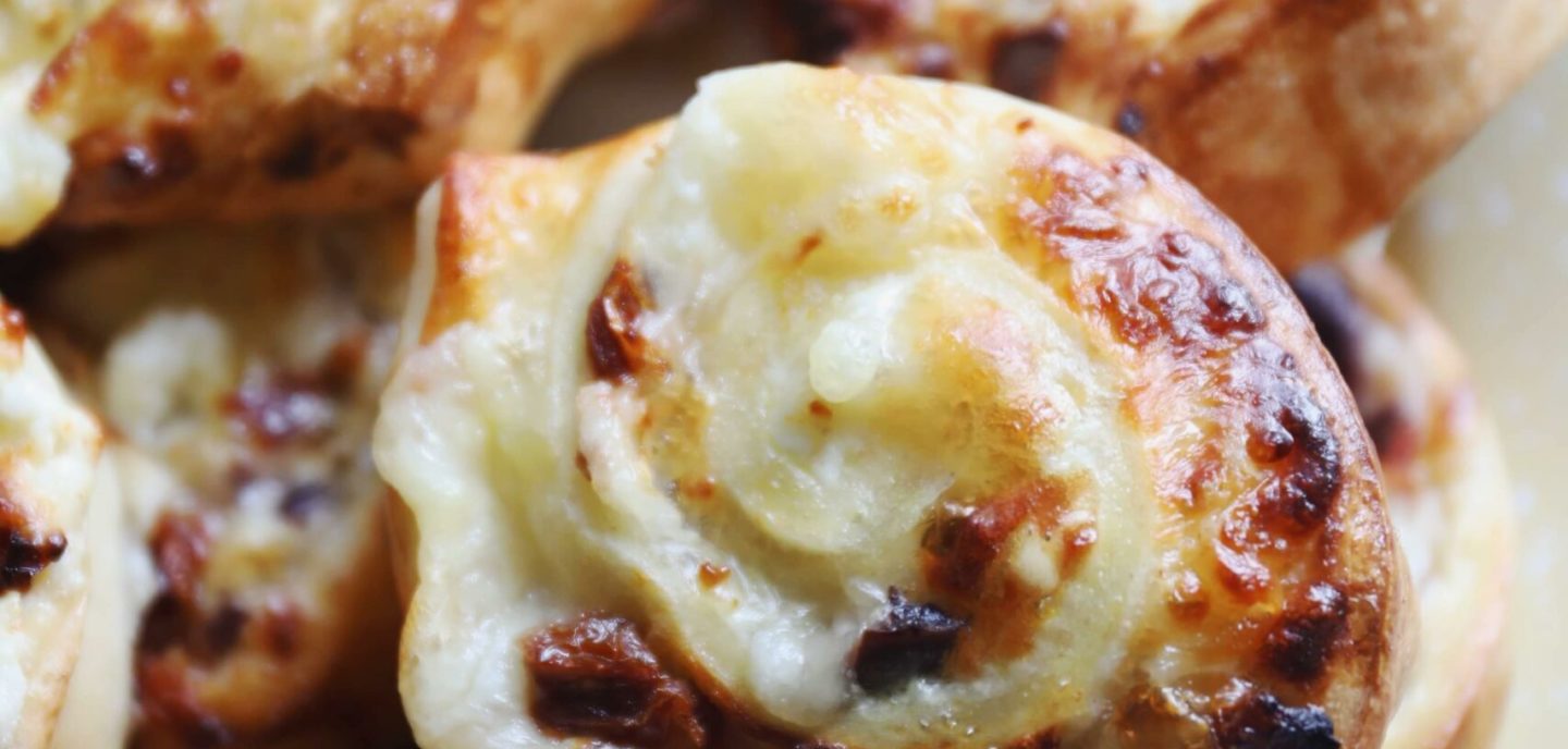 Snegle med oliven og soltørrede tomater