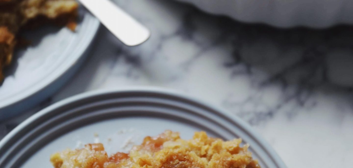 Sprød æbletærte med kanel