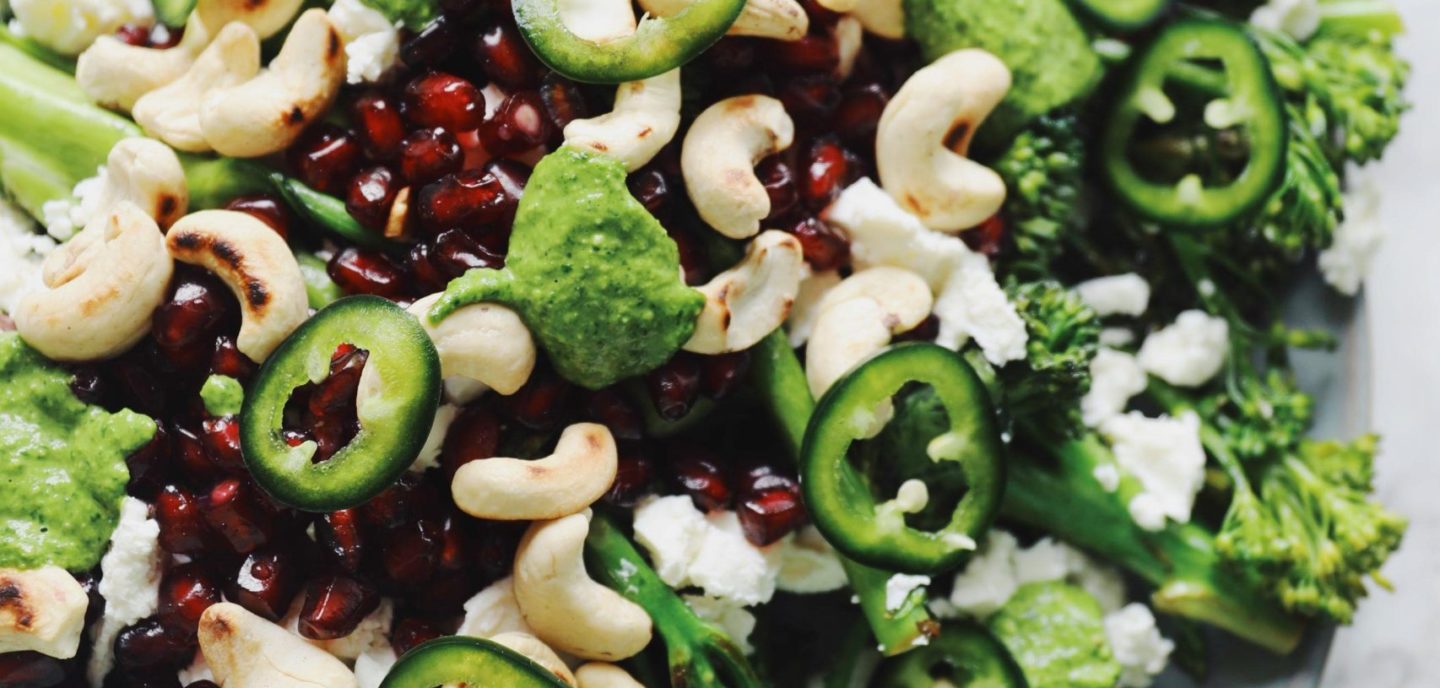 Stegte broccolini med feta og cashewnødder