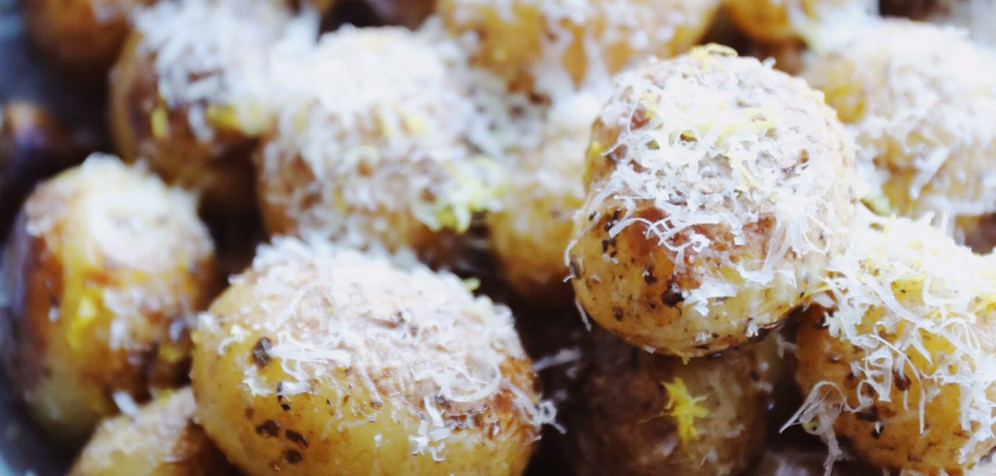 Stegte kartofler med hvidløg