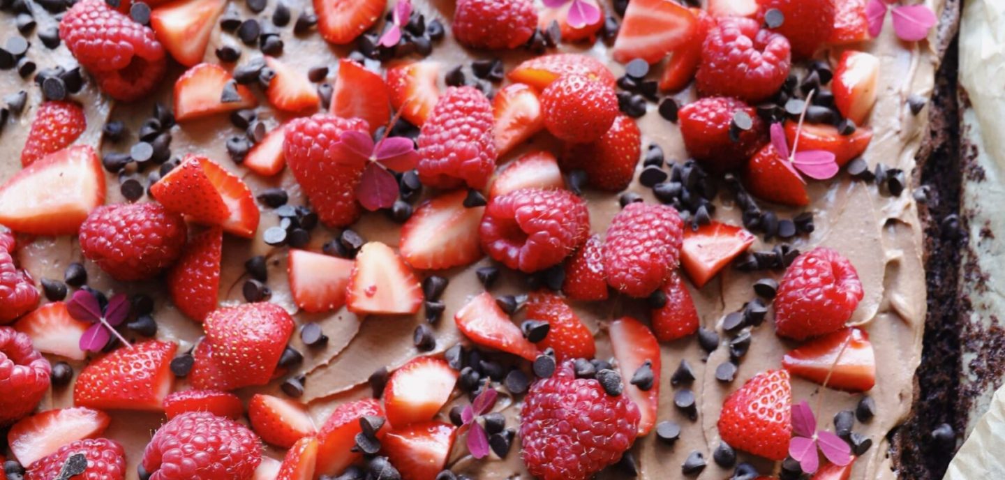 Stor brownie med chokoladeskum