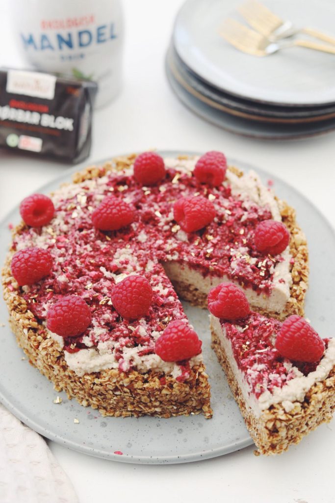 Vegansk cheesecake med hindbær-swirl og lidt om bæredygtighed