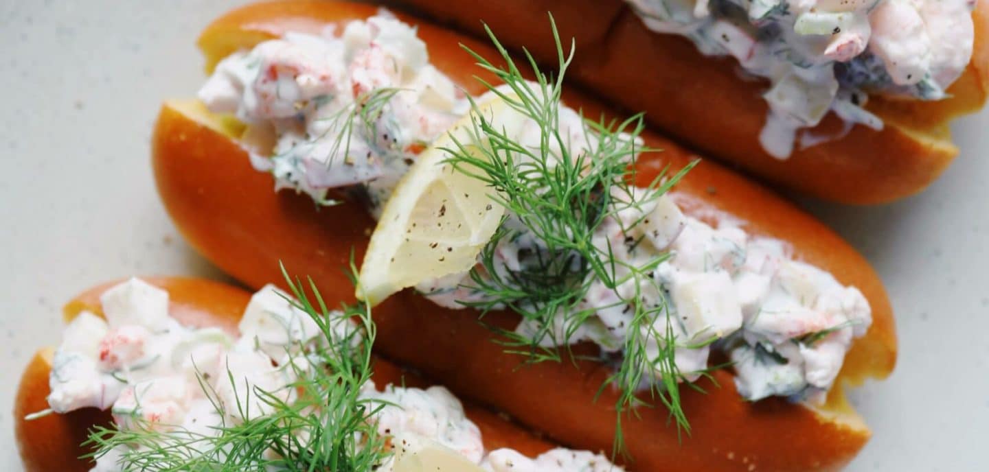 Hotdogs med skaldyrssalat