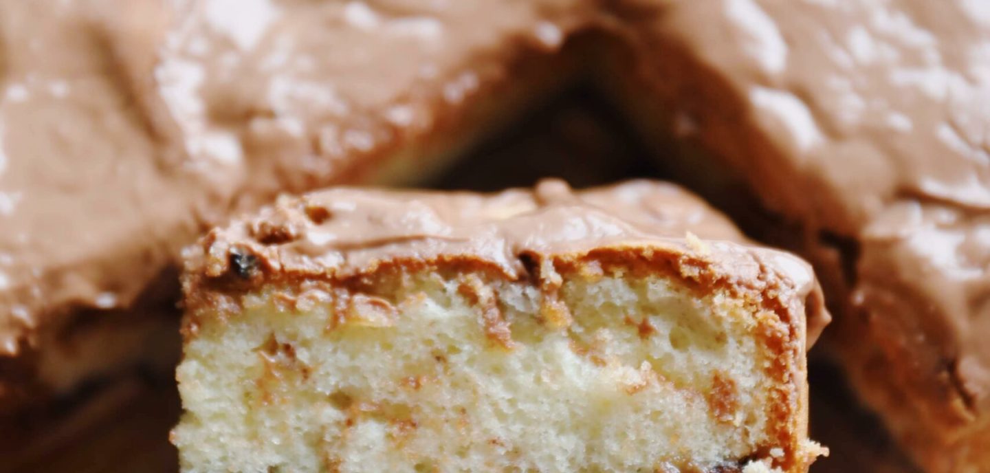 Svampet kage med Toffee Cups