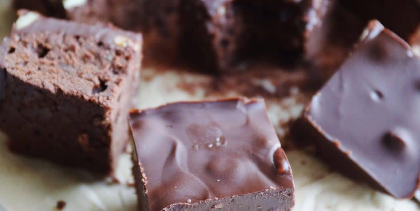 Chokoladekage med valnødder og trøffel