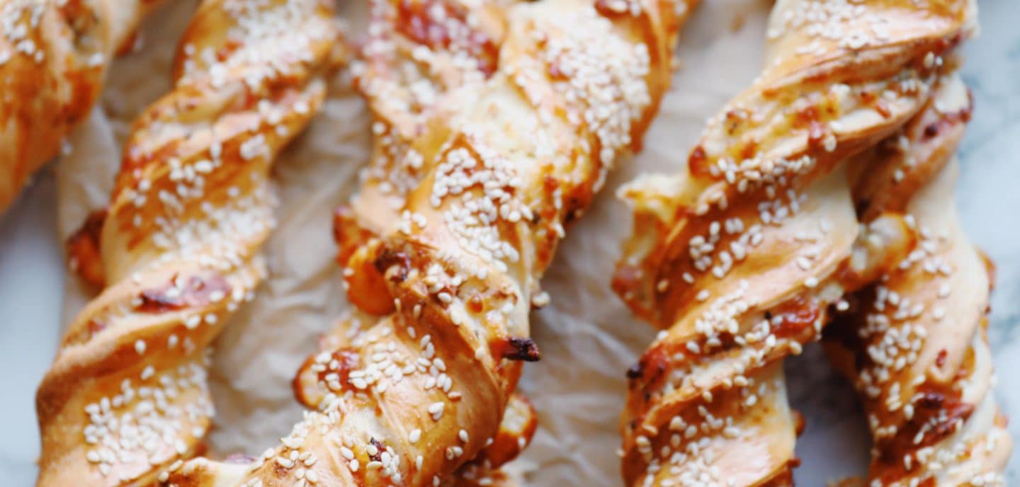 Pizza twisters med pikantost og skinke