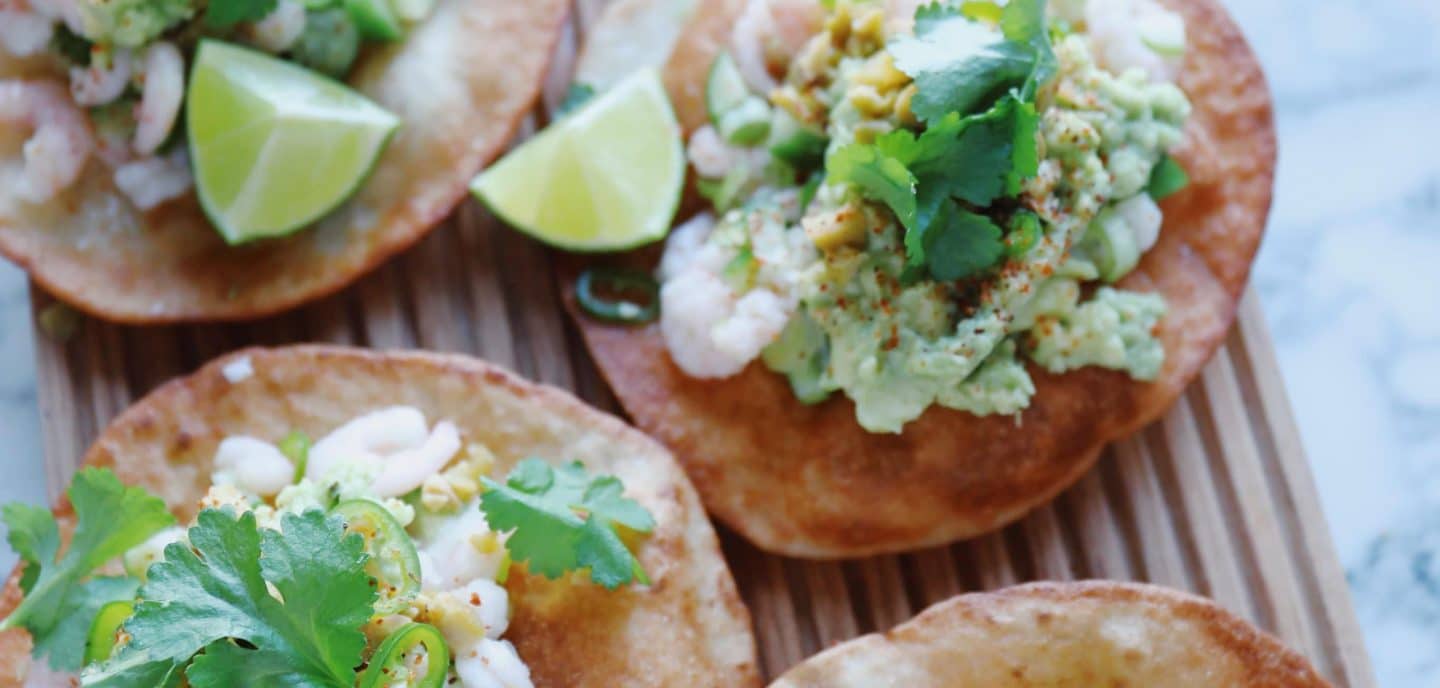 Friterede tortillas med rejer