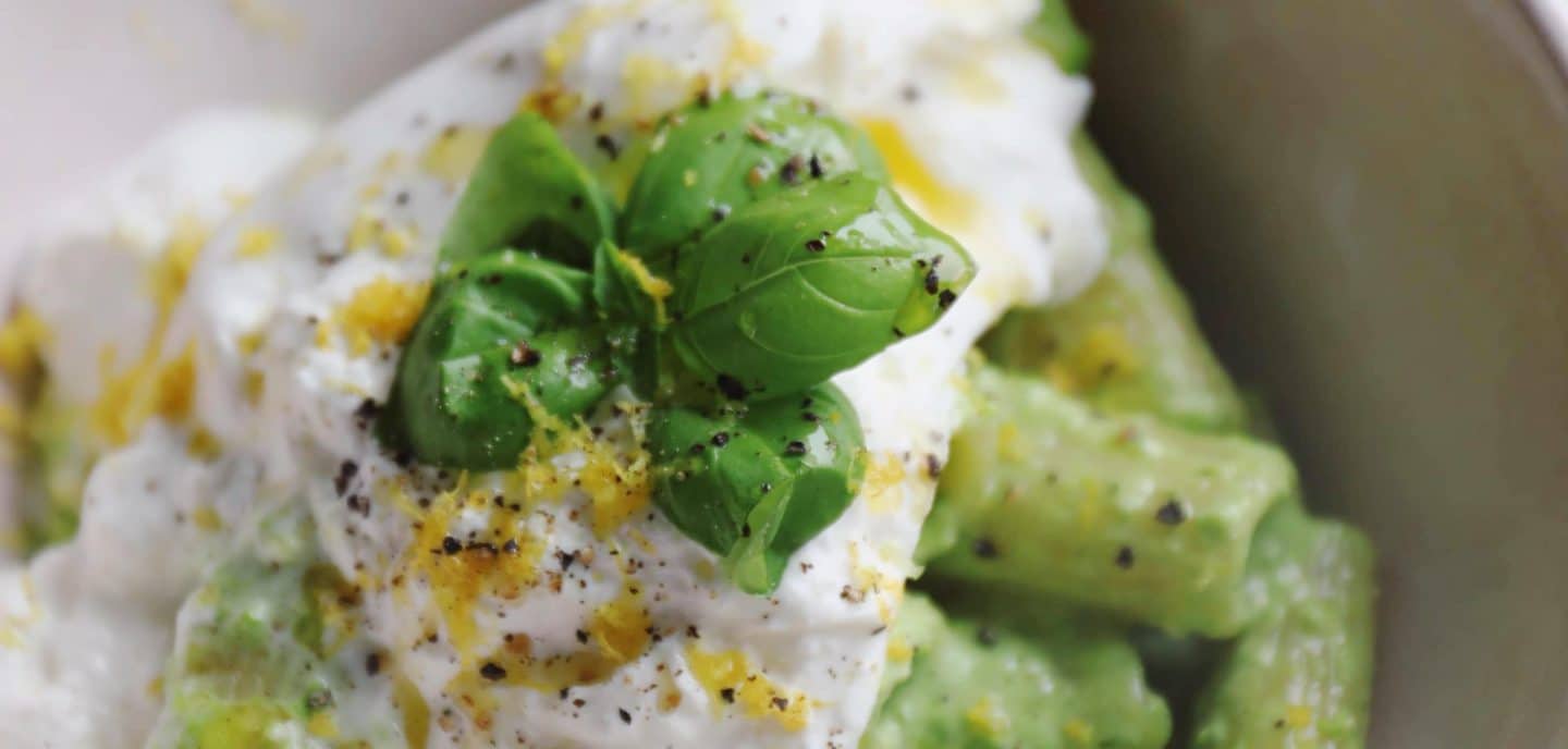 Pasta med pestocreme og burrata