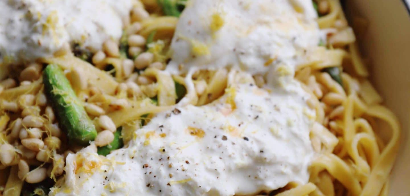 Pasta med asparges og brunet smør