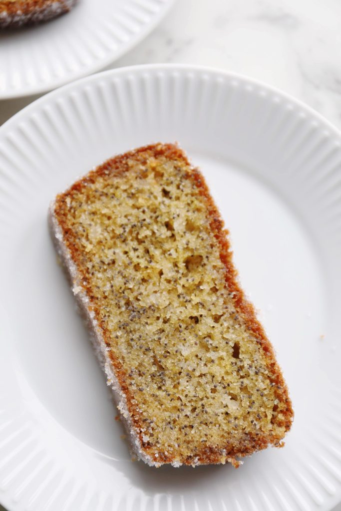 Lemon poppy seed cake