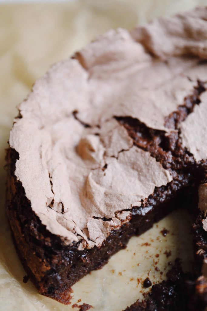 Espresso brownie with meringue