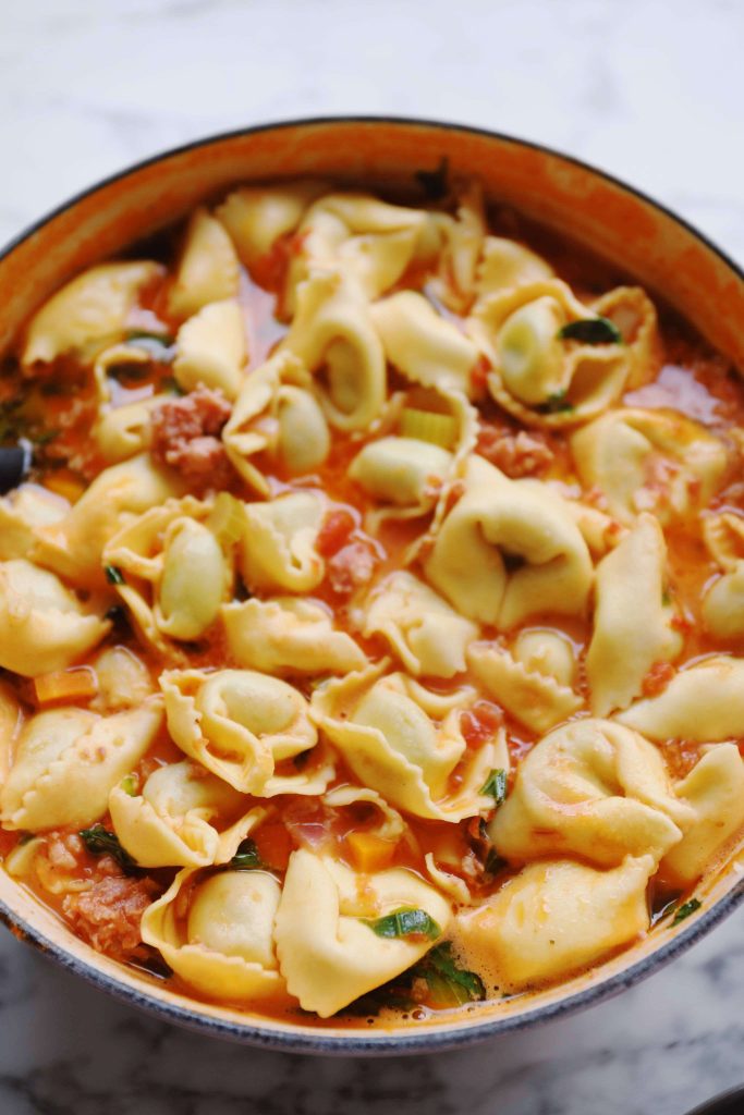 Tortellini suppe med salsiccia