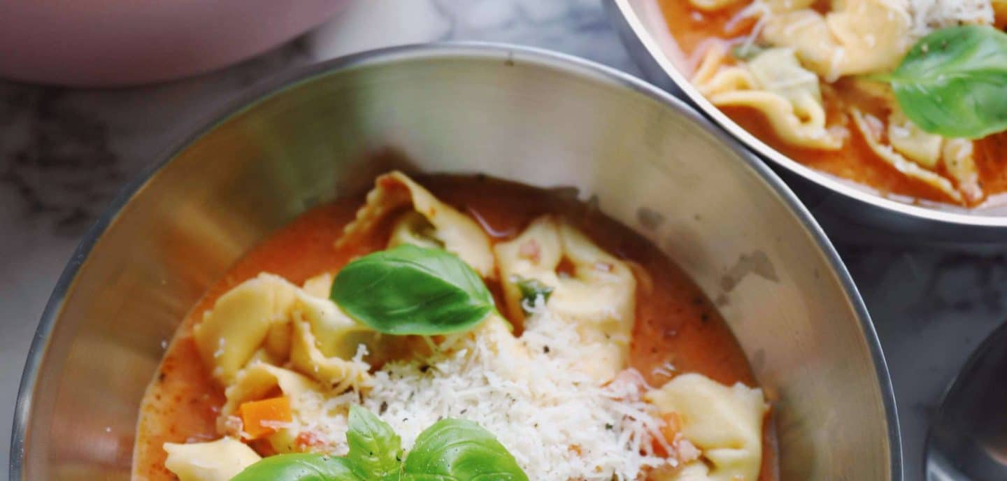 Tortellini suppe med salsiccia